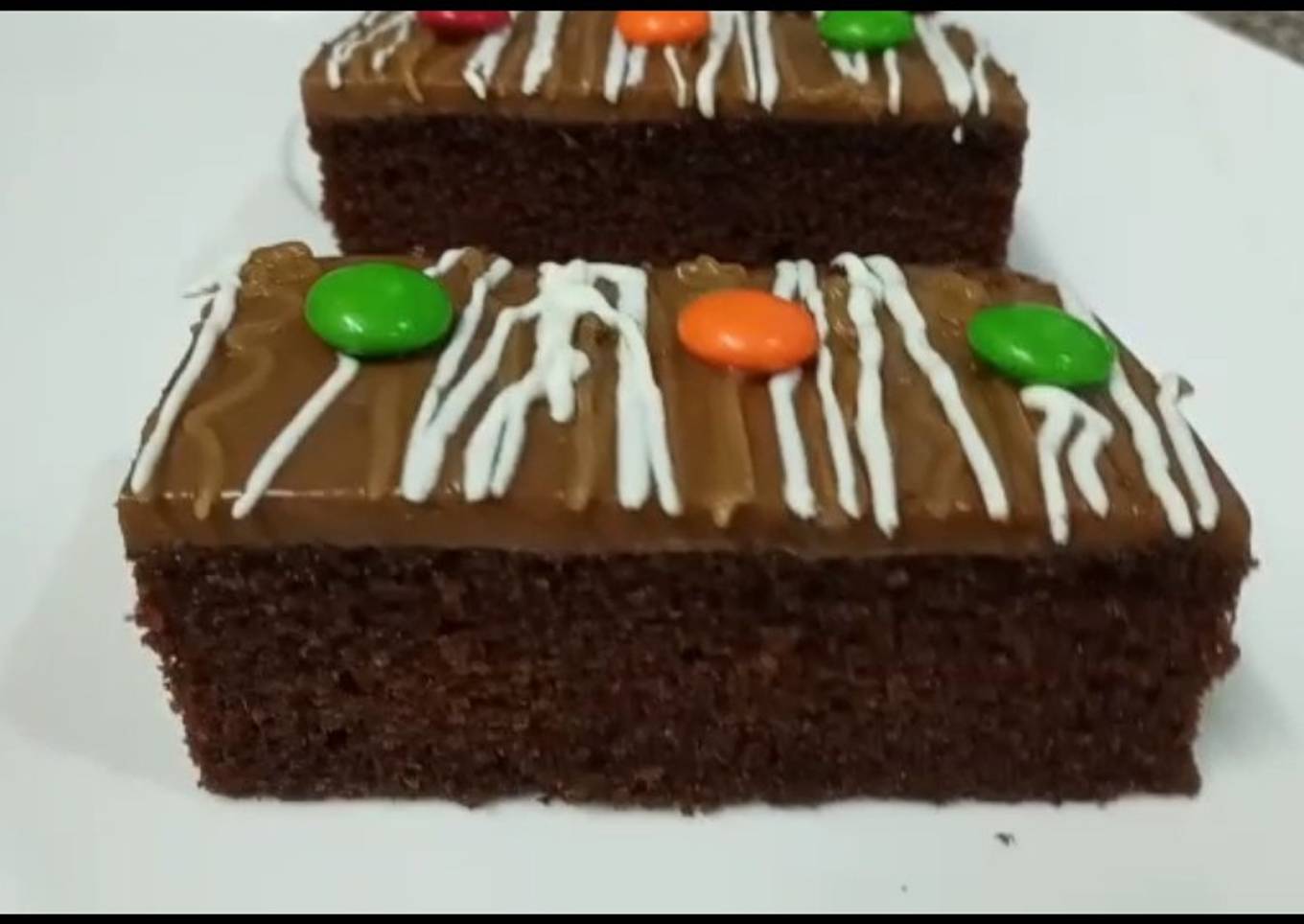 Chocolate cake with Metro Icing Chocolate|| Rich and Moist cake