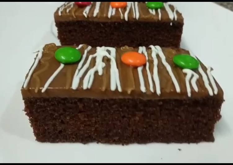 How to Prepare Super Quick Homemade Chocolate cake with Metro Icing Chocolate|| Rich and Moist cake