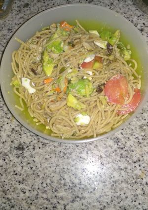 Una foto de Ensalada espaguetis integrales