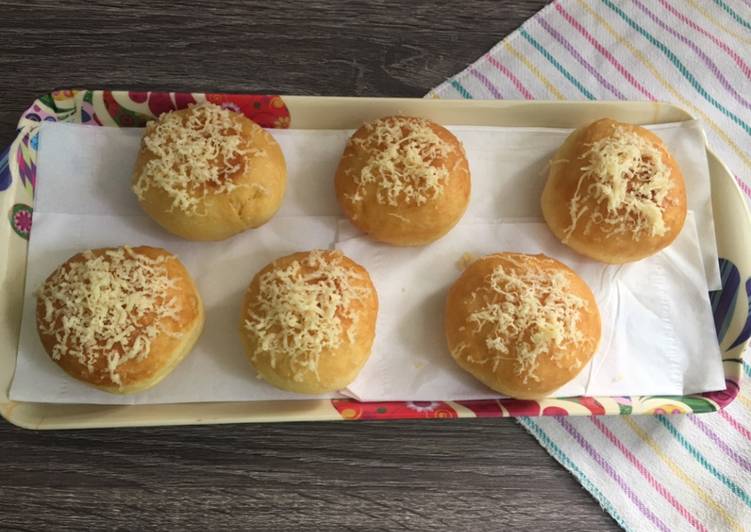 Donat goreng keju dua telur