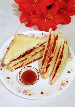 A picture of Vegetable Sandwich.