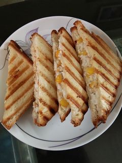 कौर्न पनीर सैंडविच (Corn paneer sandwich recipe in Hindi) रेसिपी मुख्य फोटो
