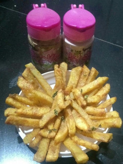 फ्रेंच फ्राइज (French fries recipe in Hindi) रेसिपी मुख्य फोटो