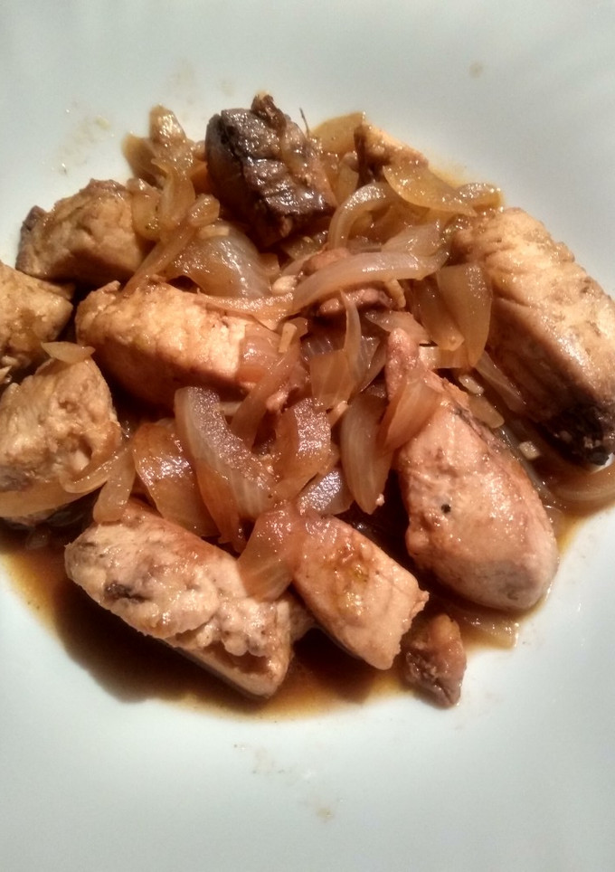 Una foto de Atún encebollado
