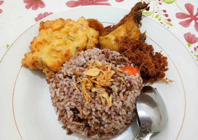 Langkah Mudah untuk Menyiapkan Nasi Merah Liwet rice cooker, Bikin Ngiler