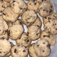 Sonja’s chocolate chip cookies A picture of Sonja’s chocolate chip cookies.