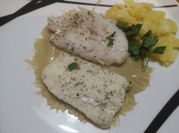 Una foto di patate e alici