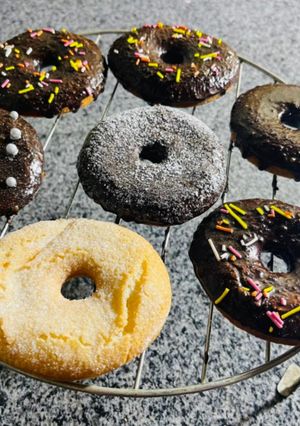 A picture of Donuts without yeast.