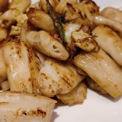 A picture of Pan-Fried Rice Noodle Rolls with Eggs (酱油王炒腸粉).