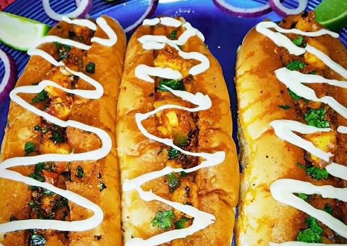 Masala paneer hot dogs