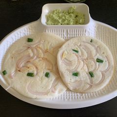 A picture of Onion Uttapam.