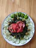 Ensalada de hojas de batata y espinacas