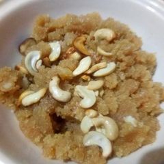 A picture of Caramalized Suji Halwa.