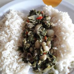 A picture of White rice n beans source.