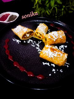रवा पनीर मसाला रोल्स (rava paneer masala rolls recipe in Hindi) रेसिपी मुख्य फोटो