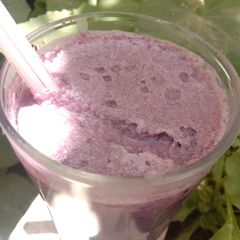 A picture of Cherry Shake 🍒🍷🍷🍷.