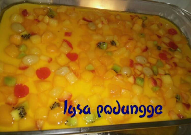 Puding tahu saus cocktail