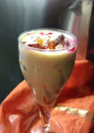 गुलकंद बादाम शेक (Gulkand Badam shake recipe in Hindi) रेसिपी मुख्य फोटो