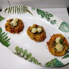 A picture of Vermicelli Nest with Paneer eggs.