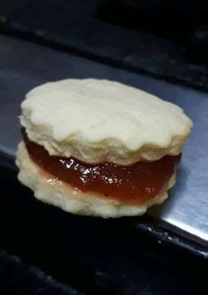 Una foto de Alfajor de dulce de leche o membrillo fácil 🌟🌟🌟🌟🌟