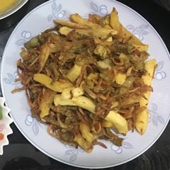 A picture of Karela chips fry.