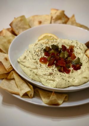Foto principal de Dip de aguacate con mascarpone y nachos caseros!