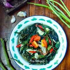 A picture of Cah kangkung.
