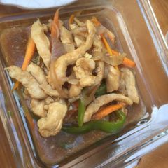 A picture of Shredded chicken souce.