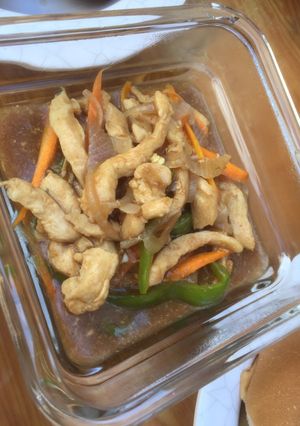 A picture of Shredded chicken souce.