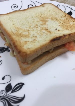 ঝাল ঝাল বিফ স্টেক  স্যান্ডউইচ 🥪 রেসিপির প্রধান ছবি