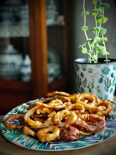 Una foto de Onion rings (Aros de cebolla)