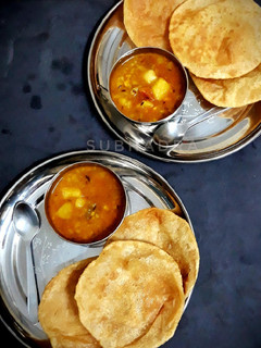 आलू टमाटर की सब्जी (Aloo tamatar ki sabzi recipe in hindi) रेसिपी मुख्य फोटो