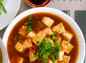 Hình của món Đậu hũ/đậu phụ sốt Tứ Xuyên.