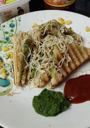 A picture of Cheesy veg sandwich.