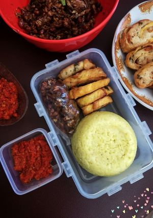 Foto resep Bekal Suami; Nasi Kuning Rolade