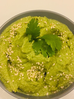 A picture of Spinach Basil Hummus.