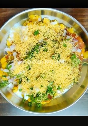 A picture of Ragda Pattice.