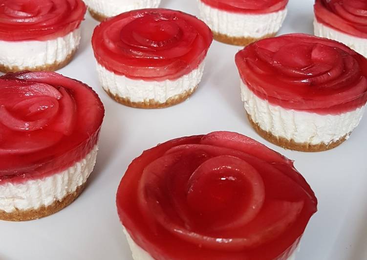 Mini cheesecake allo yogurt e peschenoci