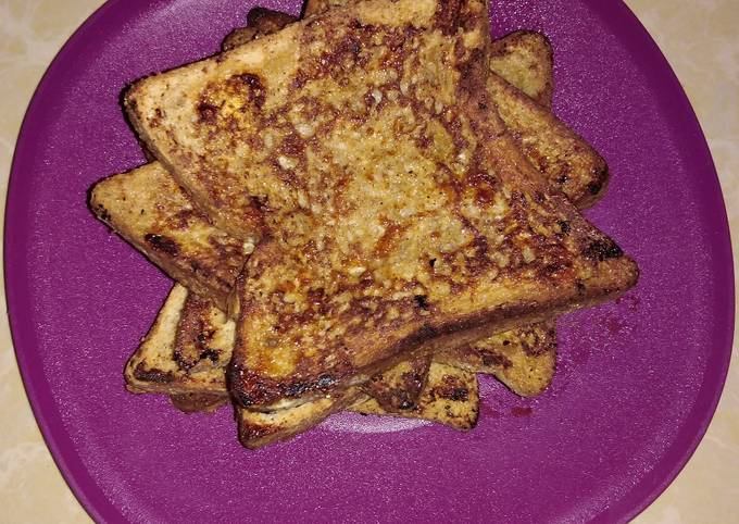 French toast with cinnamon