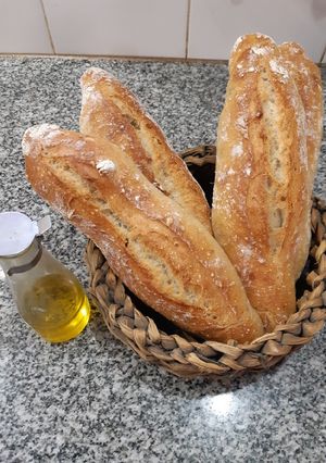 Una foto de Baguete La Tahona Pan de Masa Madre
