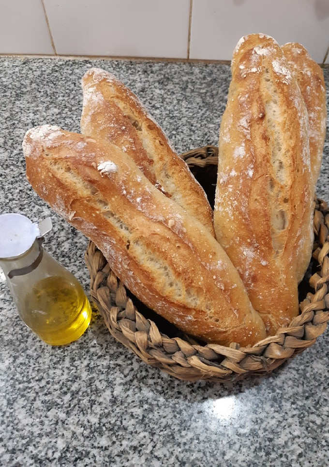 Una foto de Baguete La Tahona Pan de Masa Madre