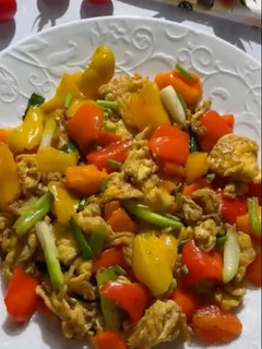 A picture of Eggs and Pepper Stir Fry.