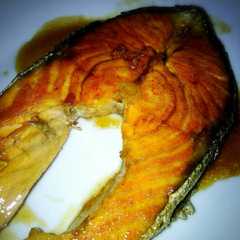 Una foto de Salmon con limon y soja