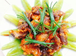 Hình của món Nấm đông cô xào chua ngọt.