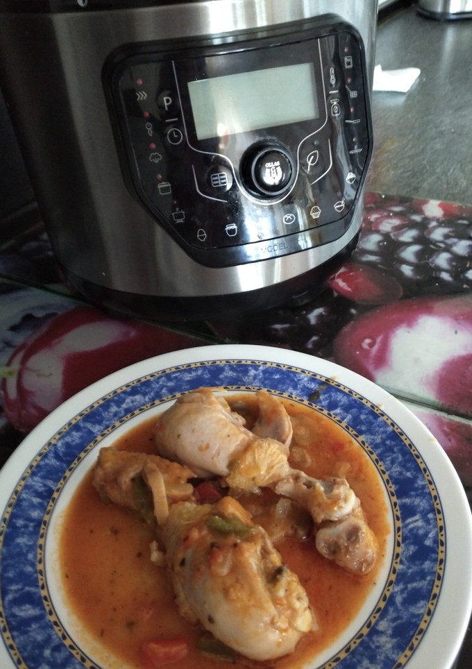 Una foto de Muslitos de pollo en salsa en olla GM H