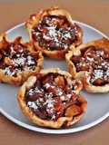 Cestinhos de massa folhada com maçã caramelizada