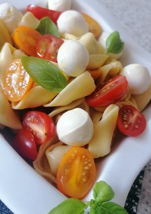 Zdjęcie przepisu Sałatka z tortellini.