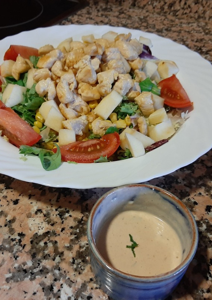 Una foto de Ensalada de Pollo