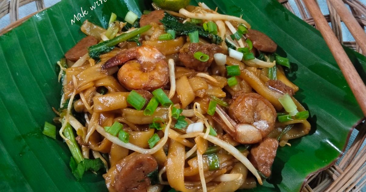 Kwetiauw goreng bakso udang