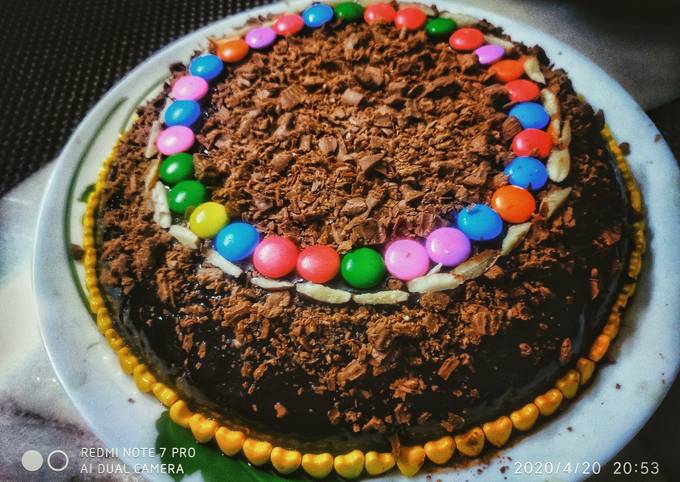Recipe of Speedy Chocolate cake topped with chocolate cbs